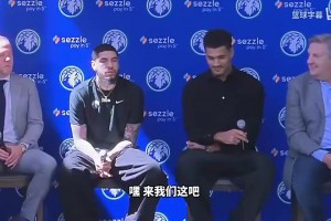 三球在森林狼的发布会上，被记者要求给詹姆斯打个电话招募一下！